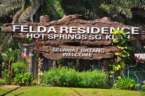 Weekend day tour to felda hot spring sungkai located at jalan sungai klah ,perak malaysia music credited to: Sungai Siput Boy: Felda Residence Hot Springs Sungai Klah ...