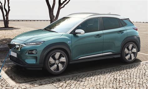 Hyundai has equipped the kona electric with six airbags, vehicle stability management, electronic stability control, hill assist control. Hyundai KONA electric | Configurateur et listing des prix ...