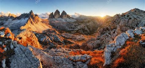 Você pode baixar música para o pc, iphone, ipad, ipod, celular ou mp3 player com freemake video. Panorama de Montanhas Dolomitas em Itália ao pôr do sol ...