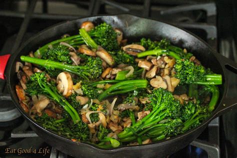 In today's episode of wok wednesday, jeremy cooks a chinese chicken & mushroom stir fry recipe! Broccolini and mushroom stir-fry