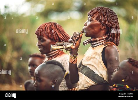 Omo Valley Ethiopia November 10 2018 Hamer And Banna Tribe Women