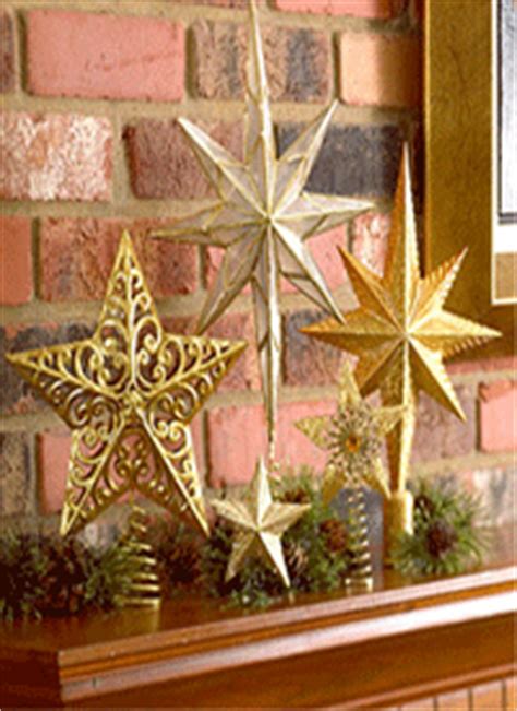 A festive fireplace with a beautifully decorated christmas mantel is one of the best ways to usher in some holiday spirit. Stylish Christmas Decor, Gold and White Color Scheme