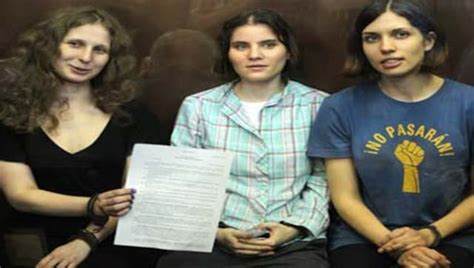 Pussy Riot Members Detained In Sochi By Russian Police World News Firstpost