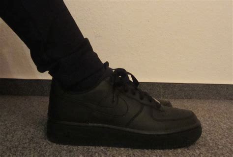 Nike air force 1 low valentines day. Nike Air Force One für Black is the new Black Outfits