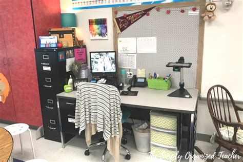 6 Steps To Organize A Teacher Desk Guide