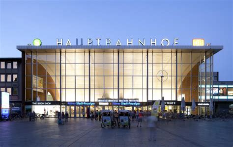 Find information about köln hbf (cologne) station, including facilities, public transport and köln hbf (cologne) is set in the very heart of the city, right next to the famous cathedral of cologne, which is a. Hauptbahnhof Köln Köln, Ingenieurbau - baukunst-nrw