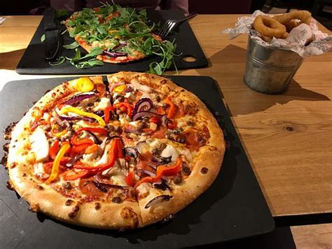 Pizza hut veggie pizza ingredients. Veggie Supreme Large - Picture of Pizza Hut, Dunfermline ...