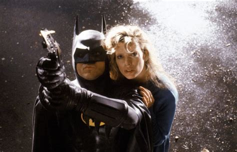 Dans les premiers films batman des années 90. "J'ai longtemps confondu Michael Keaton avec Julien Lepers ...