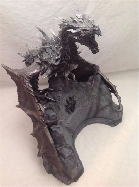 Elder Scrolls V Skyrim Collectors Edition Alduin Dragon Statue Figure