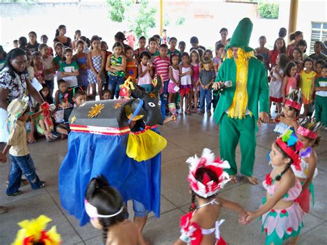 Veja títulos de livros para conhecer mais sobre as lendas e personagens do brasil. Escola Municipal Eliza Nunes - EMEN: Dia do Folclore ...