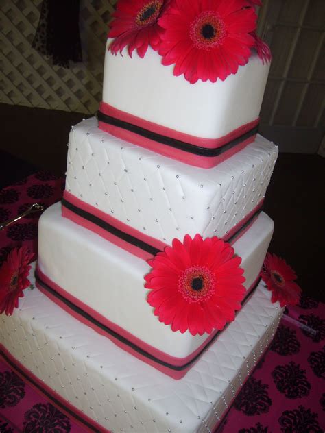 Kara's party ideas is the place for all things party! Square Quilted Fondant Wedding Cake with Daisies | Fondant ...