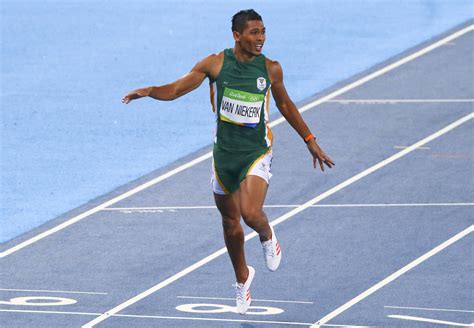 Para finalizar con la planta baja podemos destacar que tiene un espacio cubierto de 26 m2 para 2 autos. Van Niekerk pulveriza el récord del mundo de Michael ...