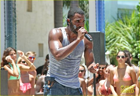 Robbie Amell And Shirtless Jason Derulo Iheartradio Pool Party Photo