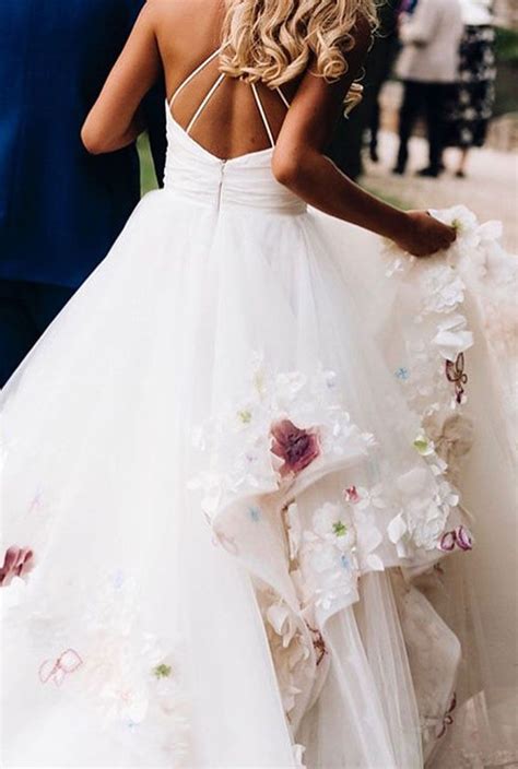 Gorgeous 3d Floral Applique Wedding Dresses Perfect For Spring Brides