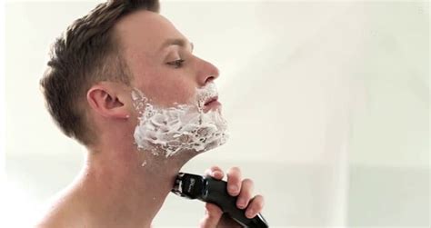 Do You Use Shaving Cream With An Electric Razor