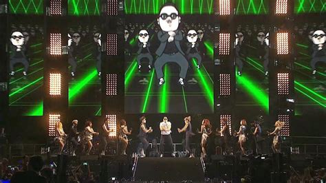 Psy Gangnam Style 강남스타일 Seoul Plaza Live Concert Youtube