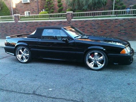 Being built on ford's fox platform, it is commonly referred to as the fox body mustang. Black Convertible Foxbody | Fox body mustang, Fox mustang ...