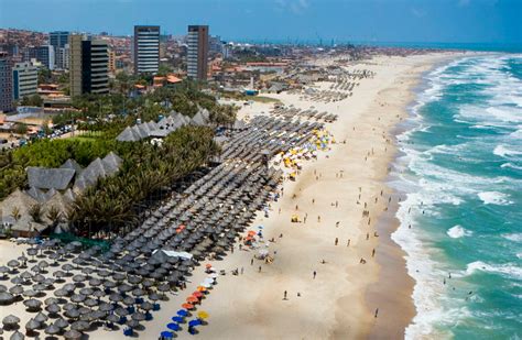 Traditionally one of the poorest in the country, certain regions have developed almost beyond recognition over the last 20 years, mostly from tourism and light. As melhores praias do Ceará para conhecer ainda este ano!