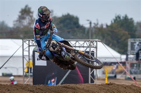 Schweizer locken design die super coole afro perücke xxl mit 2 verschiedenen farben (rot und weiss) schweiz ist ein echter blickfang. MXGP: Tonus und Guillod auf Hostettler-Yamaha - moto.ch
