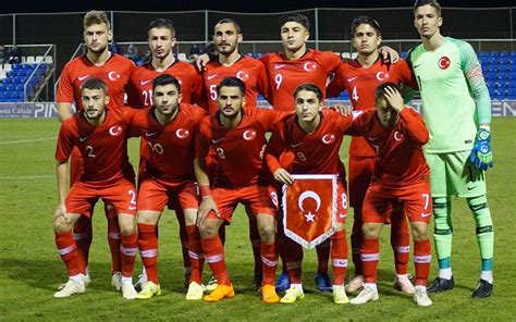 A milli futbol takımı teknik direktörü şenol güneş, 2020 avrupa futbol şampiyonası (euro 2020) öncesinde antalya'da gerçekleşecek kampın geniş türkiye futbol federasyonundan (tff) yapılan açıklamaya göre güneş, 17 mayıs pazartesi günü toplanmaya başlayacak kampın kadrosunu yarın. Ümit Milli Takım aday kadrosu açıklandı - Internet Haber