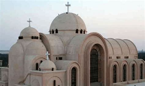 ‫كنيسة السيدة العذراء‬ في دمياط سائح