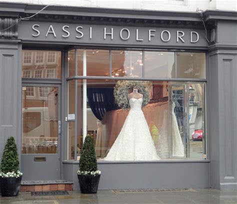 Bridal Shop In London Bridal Shop Interior Wedding Dress Shopping