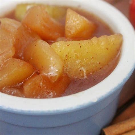 It is easy to make these fried apples. Cracker Barrel Fried Apples Recipe in the Slow Cooker