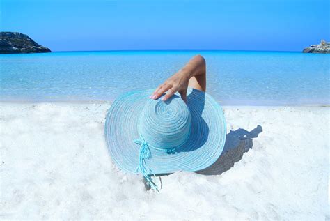 Images Gratuites plage mer le sable océan femme vague vacances femelle portrait
