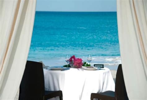 Royal Palms Beach Club Cabana Dining On 7 Mile Beach In Grand Cayman