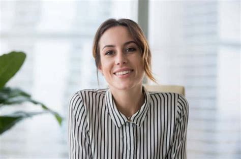 8 Benefits of Using an Insurance Broker - Insurance Agent Near Me