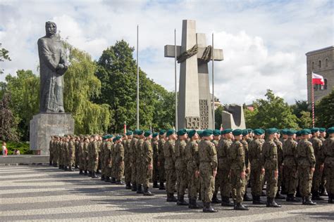 Wykaz strat wojsk polskich za okres od listopada 1918r. Święto Wojska Polskiego w Poznaniu - Radio Poznań