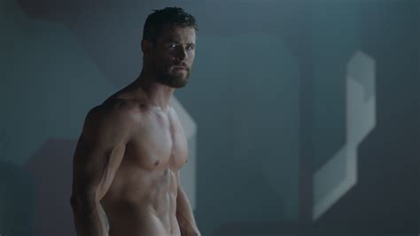 Director Taika Waititi Added A Gratuitous Shirtless Chris Hemsworth Scene To Thor Ragnarok To
