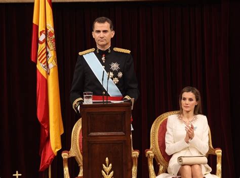 Amplio Eco De La Coronación Del Rey Felipe Vi En Toda La Prensa