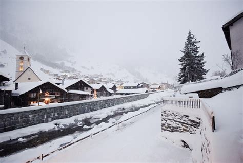 Dreamy Place In The Swiss Alps Прекрасно място в Швейцарските Алпи