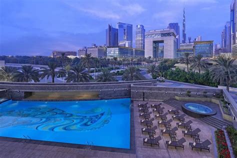 Jumeirah Emirates Towers Hotel Dubai United Arab Emirates Book