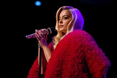 Bebe Rexha Offers Fans Update Shares Pictures Of Injury After