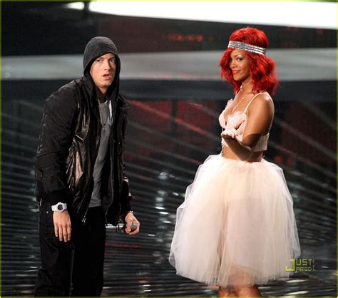Rihanna And Eminem Vmas Performance Video Photo 2479624 2010 Mtv Vmas Eminem Rihanna