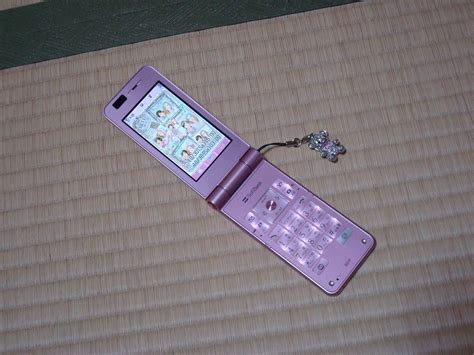 Pin By ㅤ𝒿𝓊𝓁𝒾𝒶 💫 On Aes Flip Phones Retro Phone Flip Phone Aesthetic
