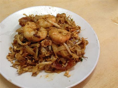 So famous even you can find her in garmins gps map written as the fat diva in red cap which fried one of the most. All sizes | Lorong Selamat Char Kuey Teow | Flickr - Photo ...