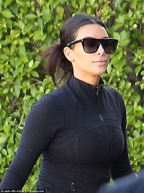 Kim Kardashian Dons Turtleneck Top And Capri Leggings To Exercise At Hollywood Gym Daily Mail