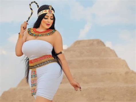 Egyptian Fashion Model In Pyramid Row ‘wanted To Promote Tourism Mena Gulf News