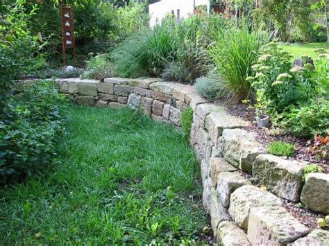 # gartenplanung # gartenbau # galabau # gartenideen # gartenliebe # gartenundlandschaftsbau # bauen # hausbau # trockenmauer # pflanzen see more Mauern von greenteam Gartengestaltung
