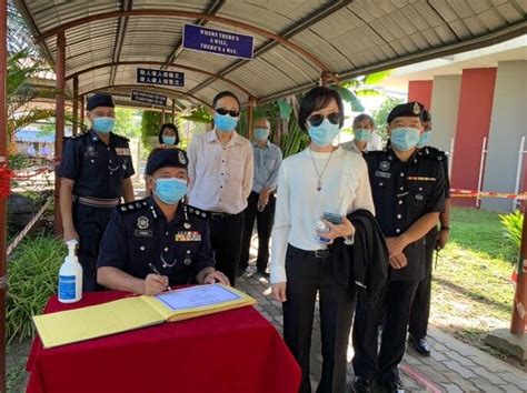 Suspek juga mengaku kerap memukul mangsa kerana berkelakuan nakal. Program Back To School Bersama Ibu Pejabat Polis Kota ...
