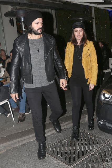 Sorunun cevabı haberimizde… fahriye evcen hamile mi? Fahriye Evcen-Burak Özçivit çifti: Her şey yolunda, 4 ...