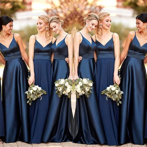 Pin By Alejandra Morales On Boda Long Navy Blue Bridesmaid Dresses Blue Bridesmaid Dresses