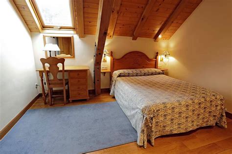 The 'country houses' may be rented by the building or by the room. Fotos casas rurales en Ochagavia (Navarra)