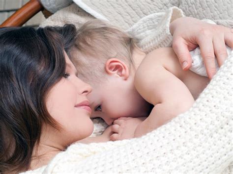 There are many types of baby tubs on the market, or you can simply use the kitchen sink. Looking After Underweight Babies - Boldsky.com