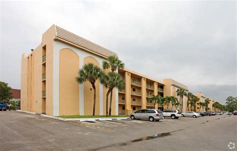 On the average rent for a studio apartment in fort lauderdale is $2,007, and has a range from $300 to $4,500. Viewmax Apartments Apartments - Fort Lauderdale, FL ...