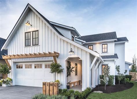 Best White Home Exterior Ideas Modern Farmhouse Exterior House