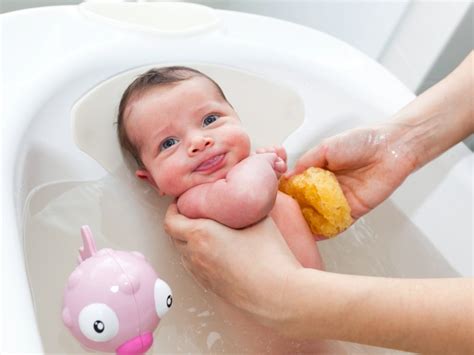 How To Bathe A Newborn Baby Babystufflab